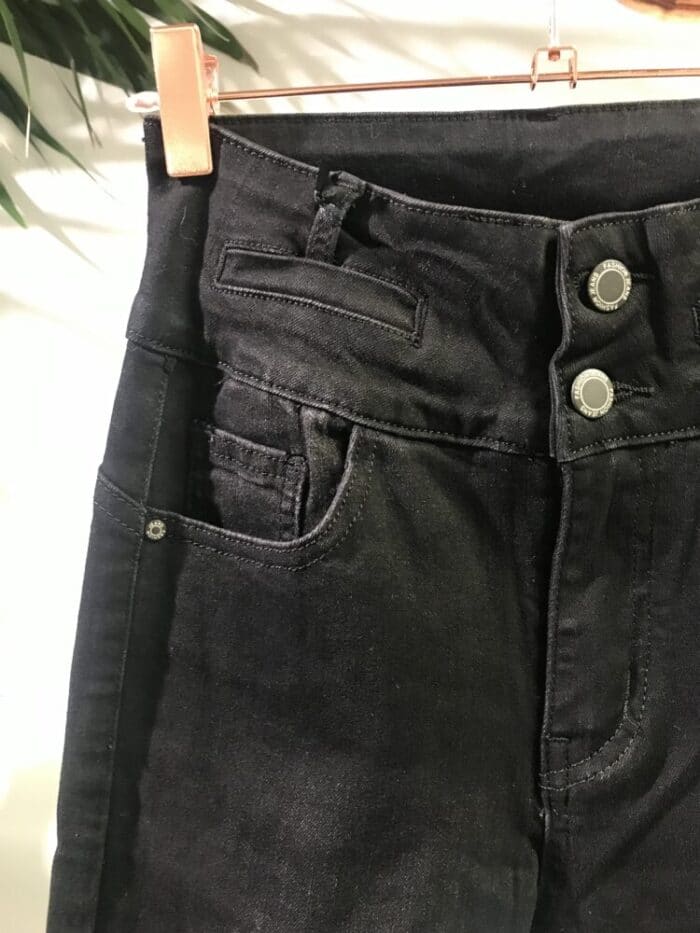 METIS GLAM Pantaloni jeans neri a vita alta con 2 bottoni Abbigliamento